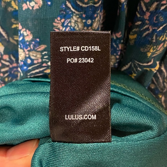 LULUS NWT Sleeveless Green Floral Tiered Ruffle Midi Dress, Size Medium - Picture 7 of 8